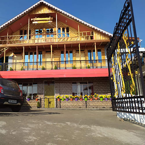 GTE214 A shaped tea garden facing cottage homestay in Gopaldhara 
