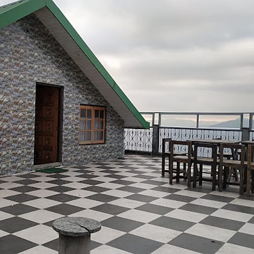 KUR346 Homestay in Kurseong with Mountain View