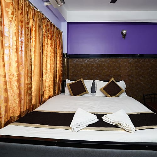 Tirupati Lodge