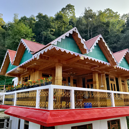 CMN1328 Charming Wooden Homestay In Chhota Mangwa