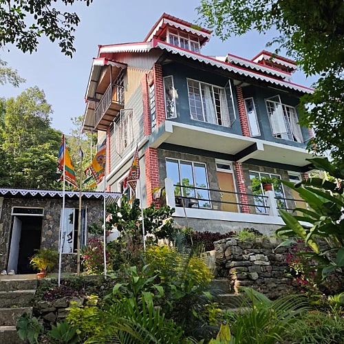 BMG1650 Mountain Pool Retreat in Bara Mangwa 