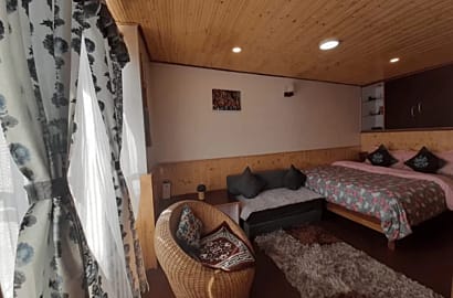 Deluxe Cottage Room