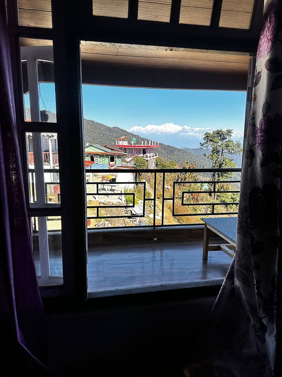 Beatiful Homestay Book A beautiful Homestay with airy rooms, Chatakpur